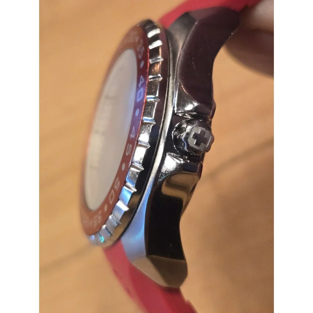 Swiss Military Army Red Stainless Steel 100M Dive Watch. New Battery. 36mm